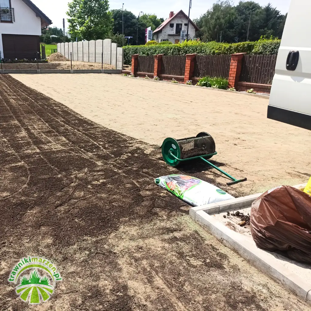 zakładanie trawnika po budowie domu jednorodzinnego w mysłowiacach